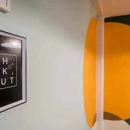 Colorful Designer In The Heart Of Apartmán Budapešť