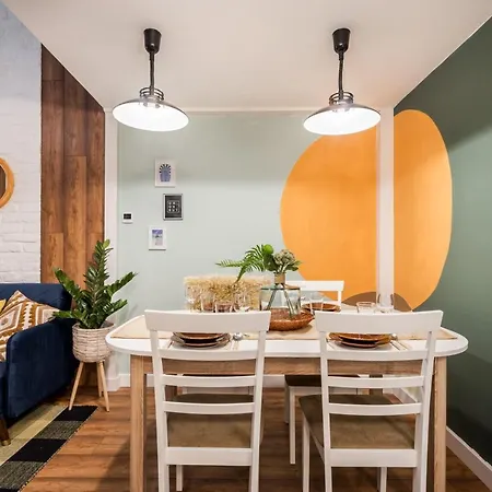 Colorful Designer In The Heart Of Apartmán