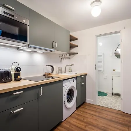 Colorful Designer In The Heart Of Appartement